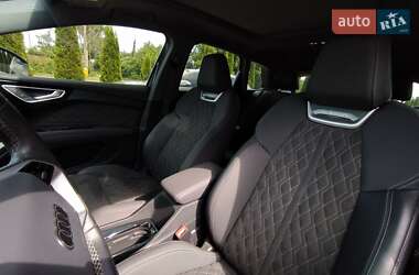 Внедорожник / Кроссовер Audi Q4 e-tron 2023 в 