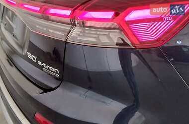 Внедорожник / Кроссовер Audi Q4 e-tron 2023 в 