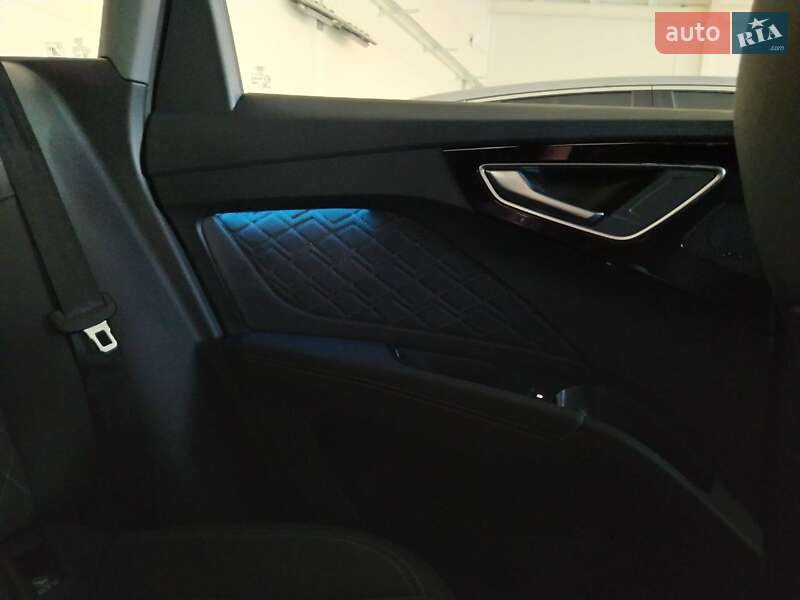 Позашляховик / Кросовер Audi Q4 e-tron 2023 в Києві