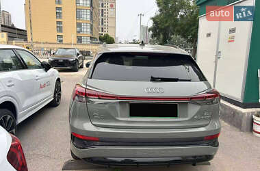 Внедорожник / Кроссовер Audi Q4 e-tron 2023 в 