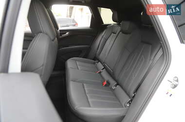 Внедорожник / Кроссовер Audi Q4 e-tron 2023 в 