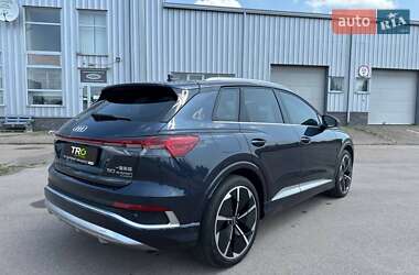 Позашляховик / Кросовер Audi Q4 e-tron 2023 в 