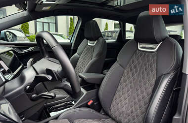 Внедорожник / Кроссовер Audi Q4 e-tron 2023 в 