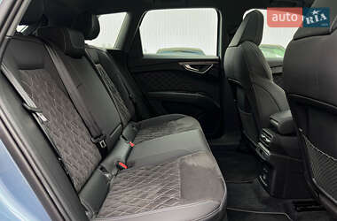 Внедорожник / Кроссовер Audi Q4 e-tron 2023 в 