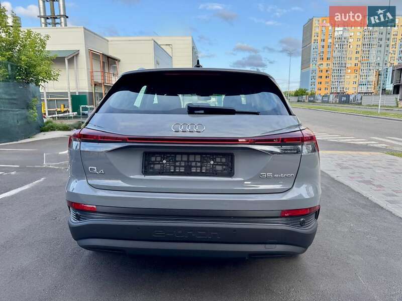Позашляховик / Кросовер Audi Q4 e-tron 2022 в Києві
