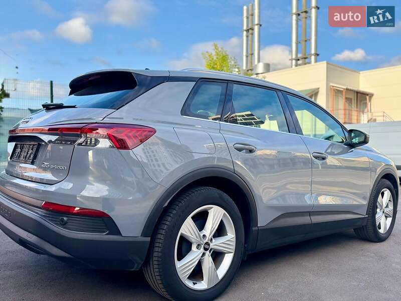 Позашляховик / Кросовер Audi Q4 e-tron 2022 в Києві