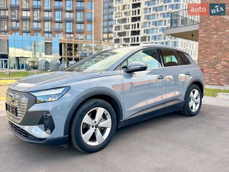 Позашляховик / Кросовер Audi Q4 e-tron 2022 в Києві