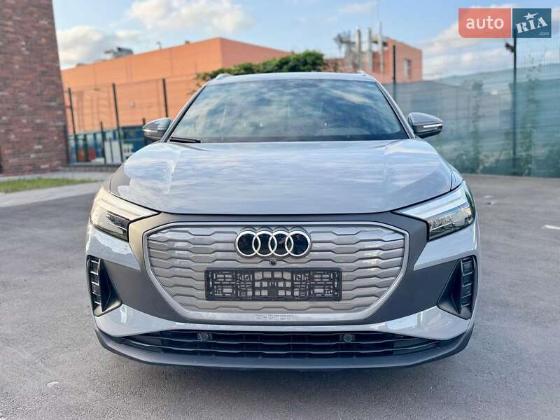 Позашляховик / Кросовер Audi Q4 e-tron 2022 в Києві