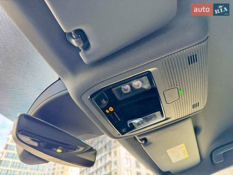 Позашляховик / Кросовер Audi Q4 e-tron 2022 в Києві