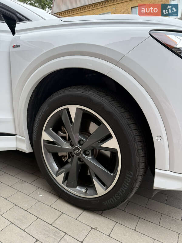 Внедорожник / Кроссовер Audi Q4 e-tron 2023 в Чернигове