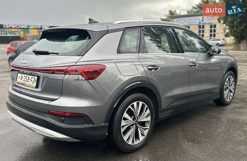 Позашляховик / Кросовер Audi Q4 e-tron 2021 в Києві