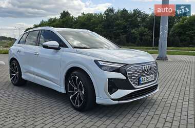 Внедорожник / Кроссовер Audi Q4 e-tron 2022 в 