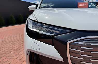 Позашляховик / Кросовер Audi Q4 e-tron 2022 в 