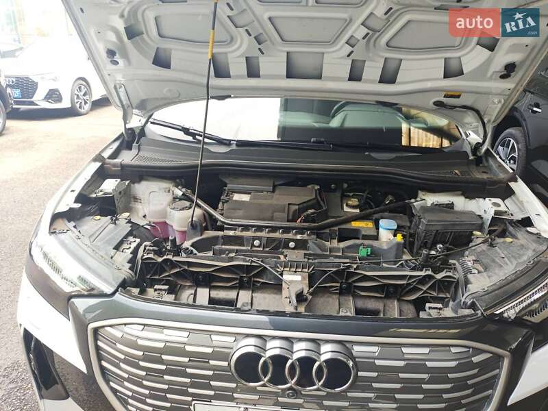 Внедорожник / Кроссовер Audi Q4 e-tron 2023 в Киеве