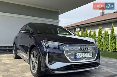 Позашляховик / Кросовер Audi Q4 e-tron 2022 в 