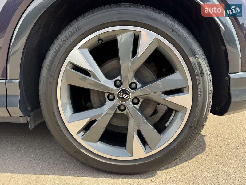 Внедорожник / Кроссовер Audi Q4 e-tron 2022 в Киеве