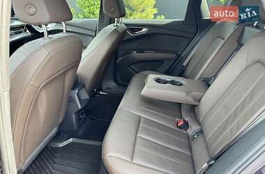 Позашляховик / Кросовер Audi Q4 e-tron 2022 в 