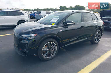 Позашляховик / Кросовер Audi Q4 e-tron 2024 в 