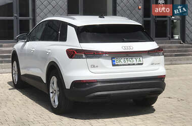 Внедорожник / Кроссовер Audi Q4 e-tron 2023 в 