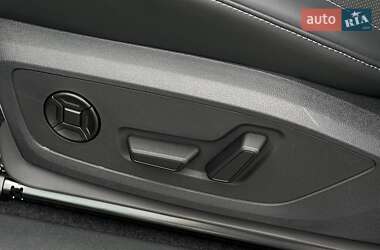 Позашляховик / Кросовер Audi Q4 e-tron 2025 в 