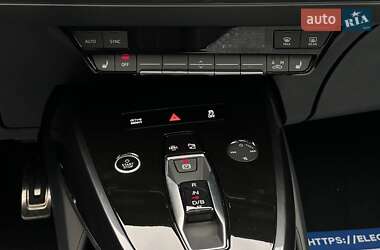 Позашляховик / Кросовер Audi Q4 e-tron 2025 в 