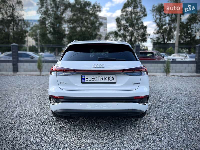 Внедорожник / Кроссовер Audi Q4 e-tron 2024 в Днепре