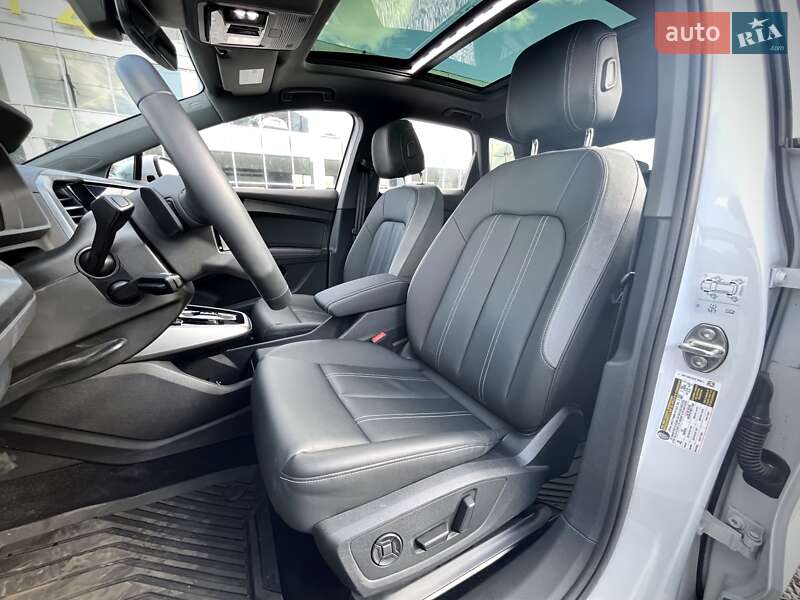 Внедорожник / Кроссовер Audi Q4 e-tron 2024 в Днепре