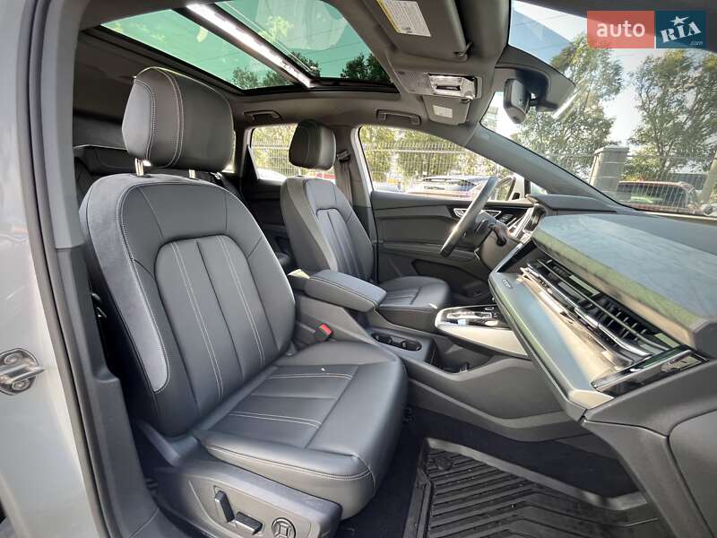 Внедорожник / Кроссовер Audi Q4 e-tron 2024 в Днепре