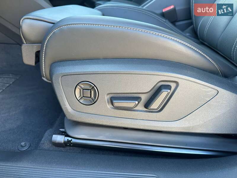 Внедорожник / Кроссовер Audi Q4 e-tron 2023 в Стрые