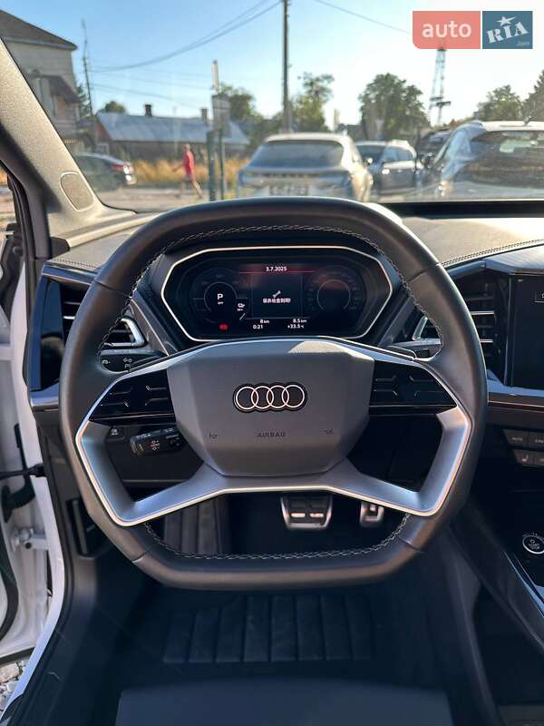 Внедорожник / Кроссовер Audi Q4 e-tron 2023 в Стрые