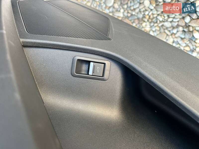 Внедорожник / Кроссовер Audi Q4 e-tron 2023 в Стрые
