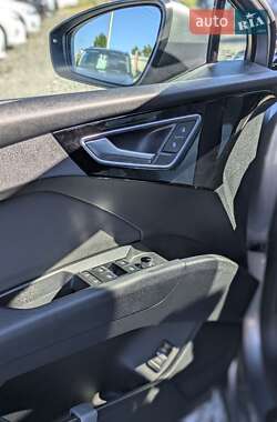 Внедорожник / Кроссовер Audi Q4 e-tron 2021 в 