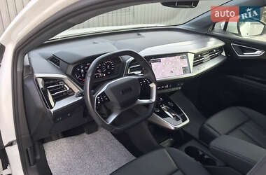 Позашляховик / Кросовер Audi Q4 e-tron 2023 в 