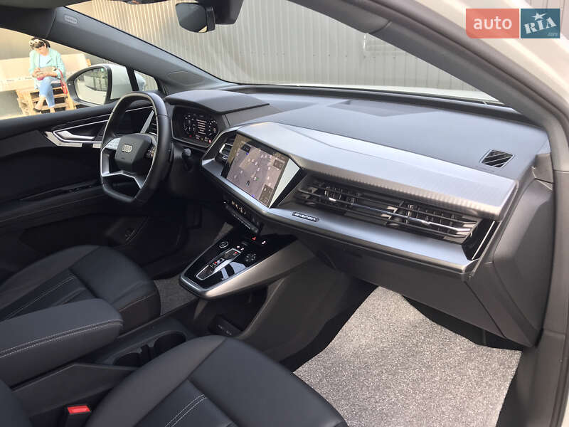Внедорожник / Кроссовер Audi Q4 e-tron 2023 в Ровно