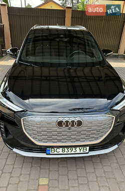 Позашляховик / Кросовер Audi Q4 e-tron 2023 в 
