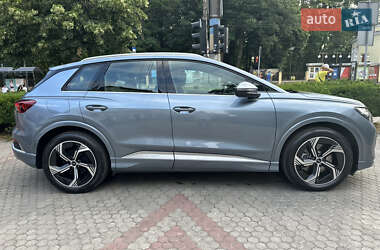 Позашляховик / Кросовер Audi Q4 e-tron 2023 в 