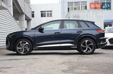 Позашляховик / Кросовер Audi Q4 e-tron 2024 в 
