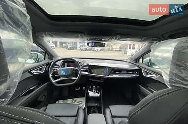 Позашляховик / Кросовер Audi Q4 e-tron 2024 в 