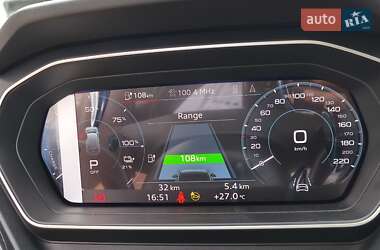 Позашляховик / Кросовер Audi Q4 e-tron 2025 в 