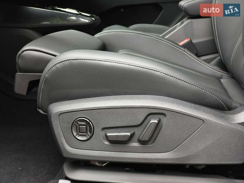 Внедорожник / Кроссовер Audi Q4 e-tron 2025 в Одессе