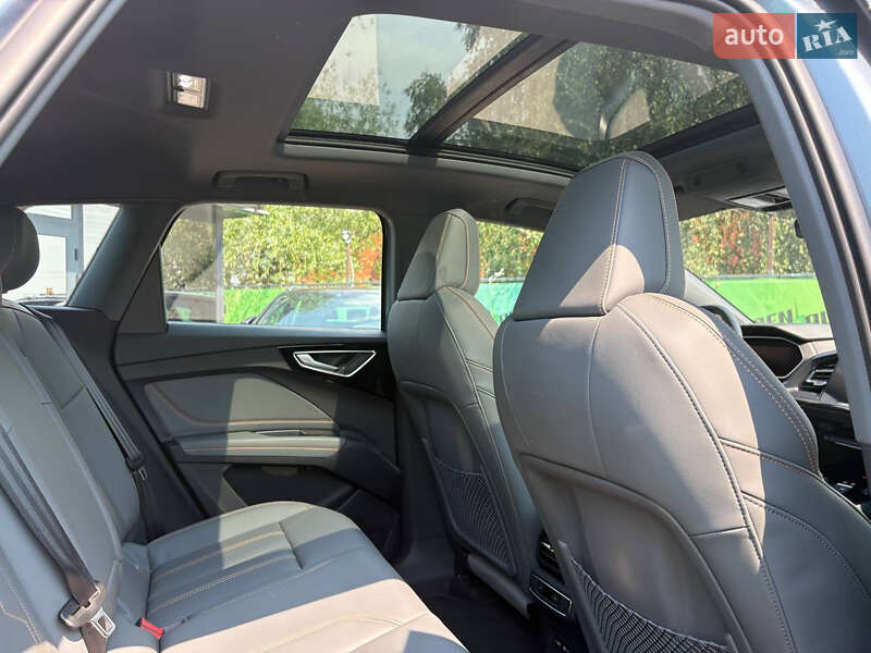 Позашляховик / Кросовер Audi Q4 e-tron 2023 в Києві