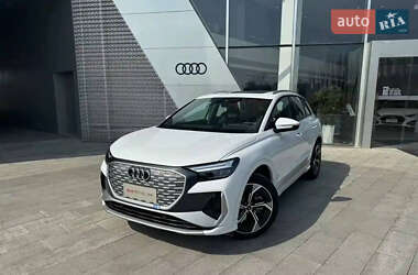 Позашляховик / Кросовер Audi Q4 e-tron 2023 в 