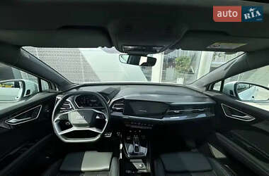 Позашляховик / Кросовер Audi Q4 e-tron 2023 в 