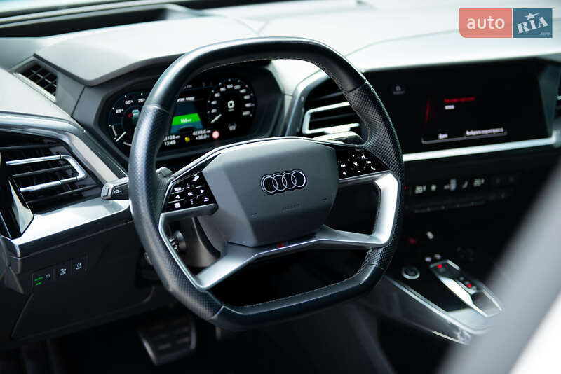 Позашляховик / Кросовер Audi Q4 e-tron 2022 в Мукачевому