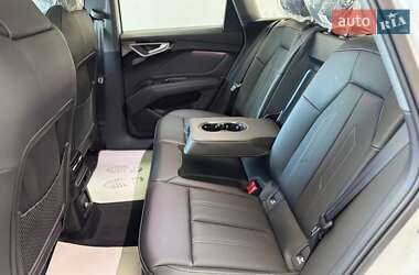 Позашляховик / Кросовер Audi Q4 e-tron 2025 в 