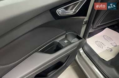 Позашляховик / Кросовер Audi Q4 e-tron 2025 в 