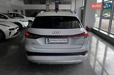 Позашляховик / Кросовер Audi Q4 e-tron 2022 в 