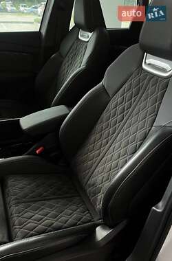 Позашляховик / Кросовер Audi Q4 e-tron 2022 в 