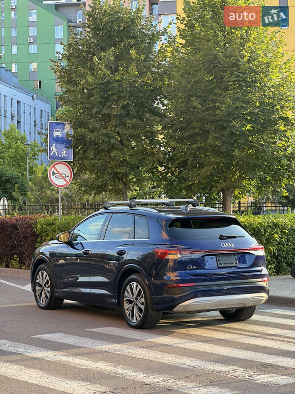 Позашляховик / Кросовер Audi Q4 e-tron 2023 в Києві