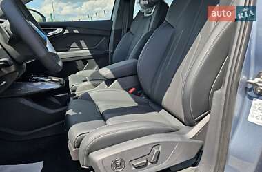 Позашляховик / Кросовер Audi Q4 e-tron 2025 в 